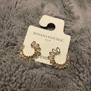 💗 BANANA REPUBLIC EARRINGS 💗